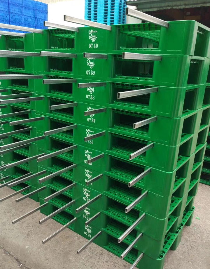 川字網格塑料托盤加鋼管.jpg