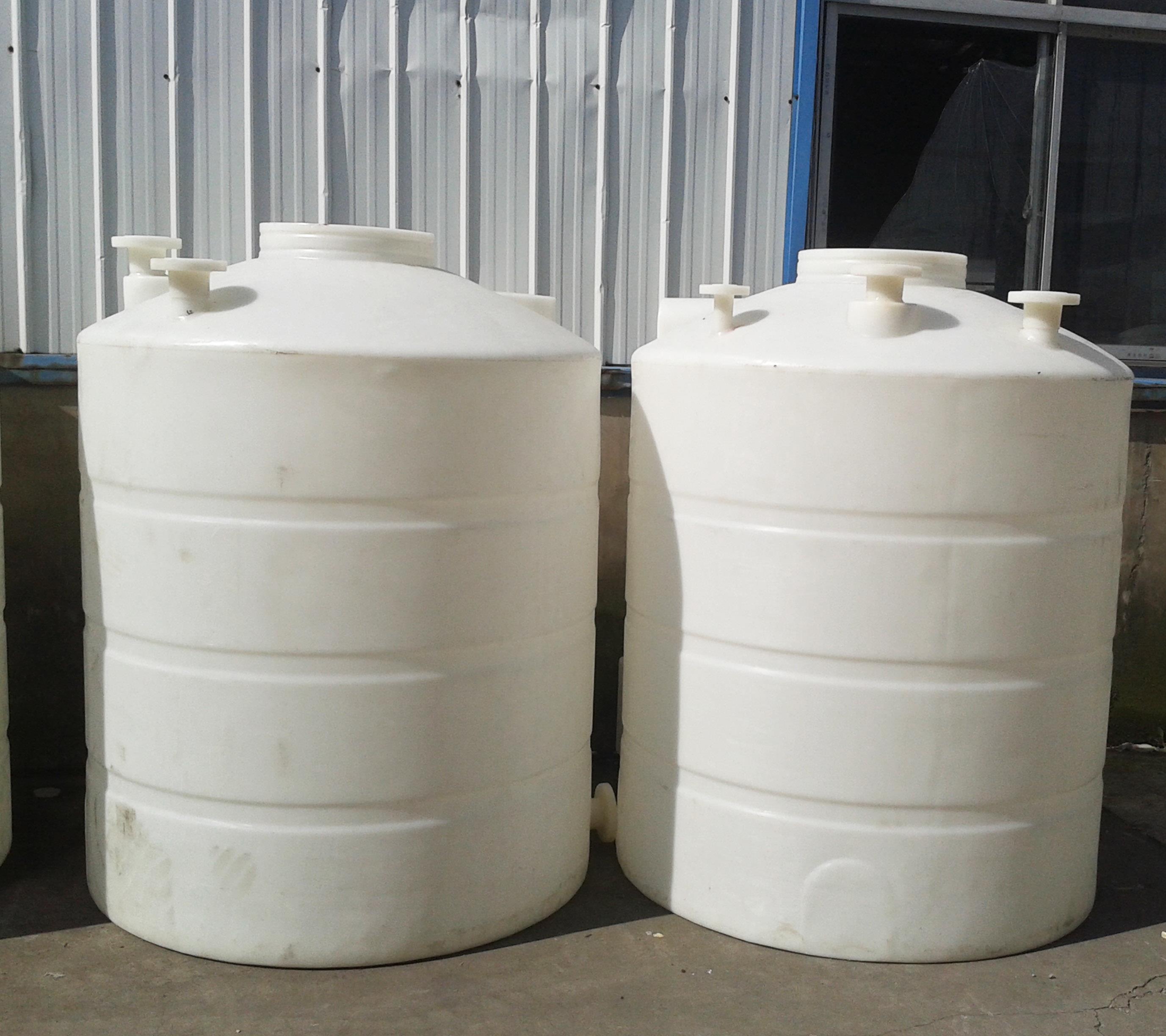 LLDPE滾塑牛筋圓桶：堅韌與一體成型的工業容器典范